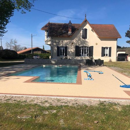 Chambres d´hotes VILLA CAPSYLVAINE Captieux Exterior foto